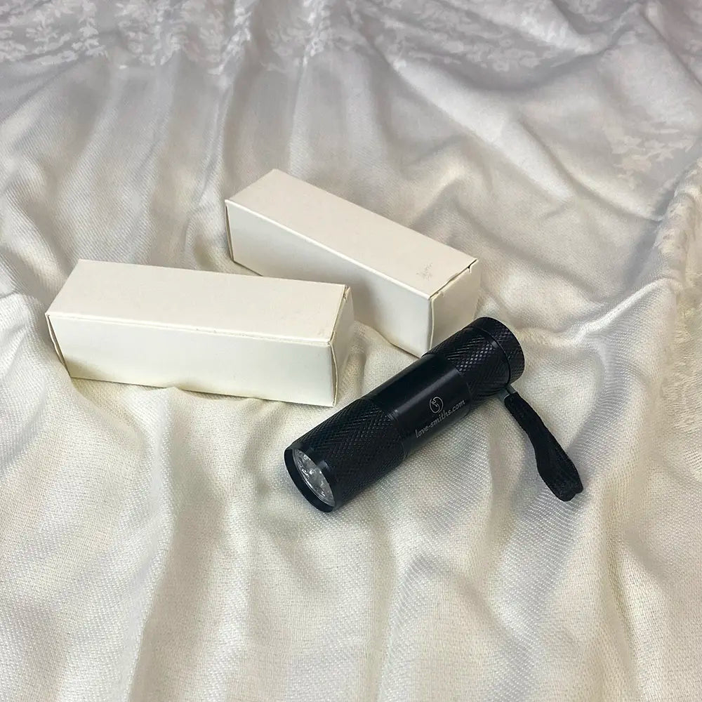 Glowkind UV Torch för självlysande silikonleksaker från Love Smiths