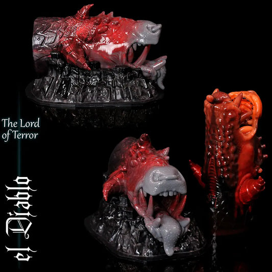 el Diablo Lord of Terror Fantasy-Silikonmasturbator in Rot und Grau mit offenem Monstermund und schwarzem Sockel