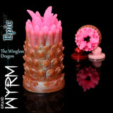 Grand-Wyrm-Fantasy-Silikonstroker in Epic-Farbe aus Braun und Pink, flügelloser Drachenmasturbator mit strukturierten Schuppen und weichem Innentunnel