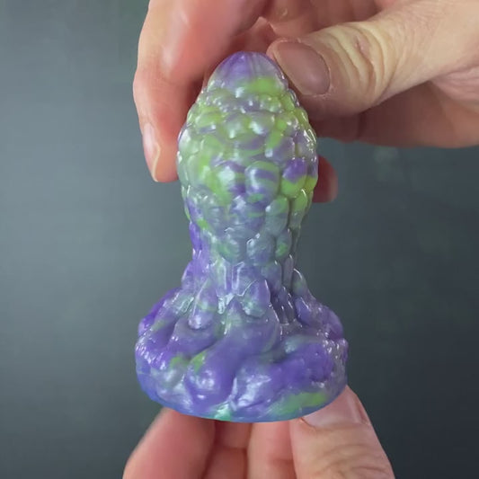 Harde Cute Fantasy Dragoness Eggs