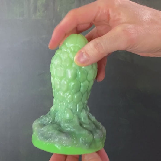 Zacht met harde basis – Mammoth Fantasy Dragoness Eggs